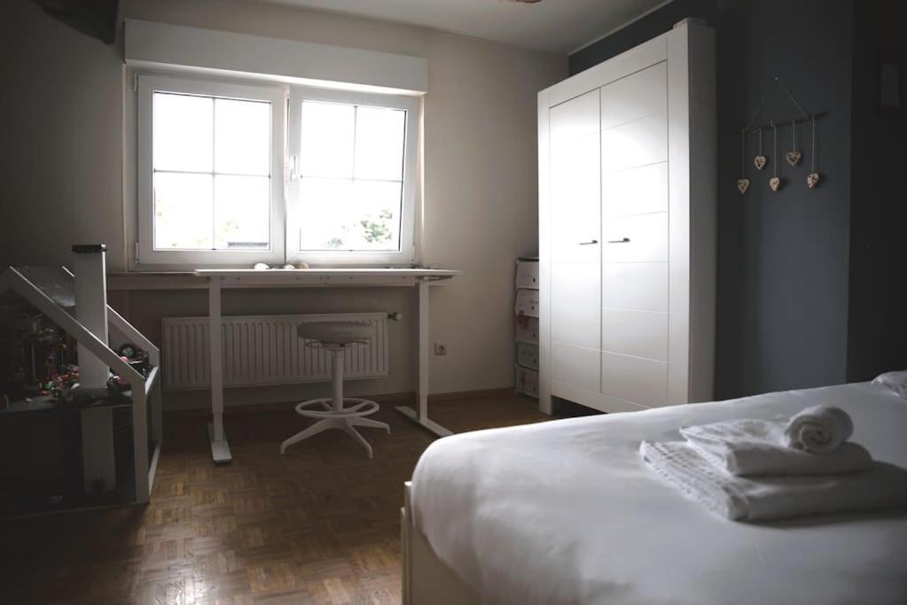 Cozy 3 Bedroom House With 11 Kw Electric Car Charger Hesperange 外观 照片